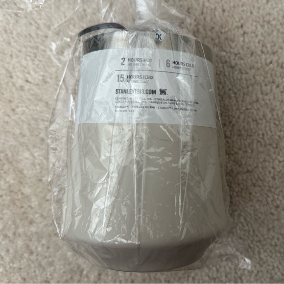 🆕 NWT Stanley Cream Tumbler Travel Sports Beach On the Go Happy Hour Coffee - Picture 5 of 7